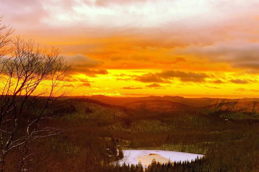 הוילה Saint-Faustin Ski-In/Car-Out, Hot Tub With Amazing Sunset View מראה חיצוני תמונה